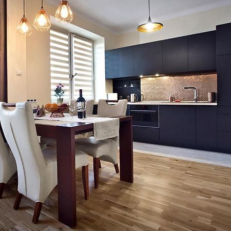 Niepodleglosci Serviced Apartments Warschau Exterior foto