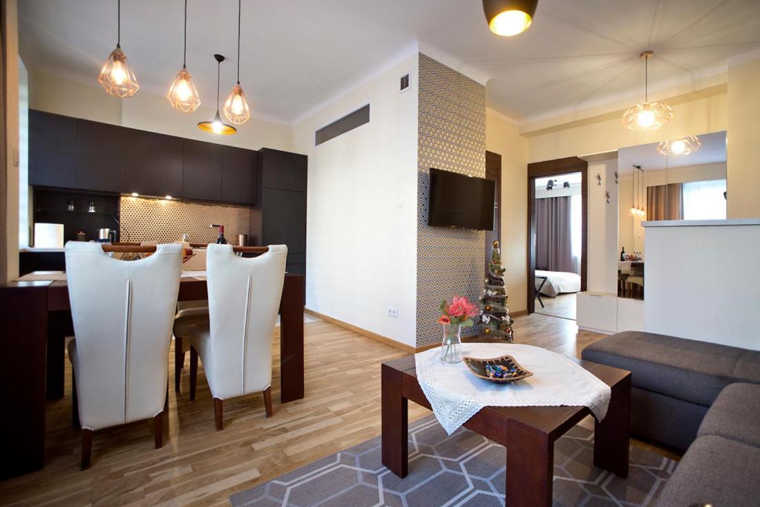 Niepodleglosci Serviced Apartments Warschau Exterior foto